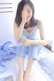 不扣钮的女孩